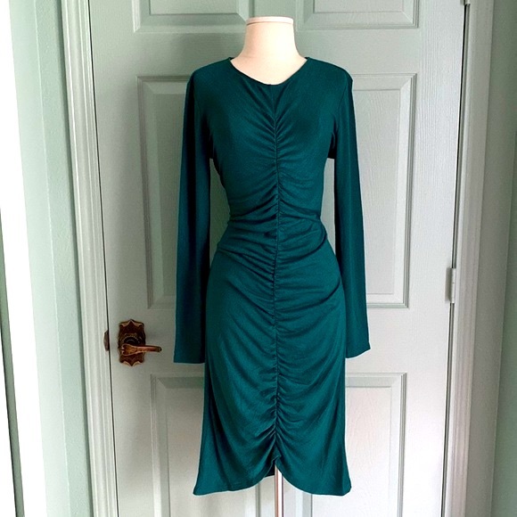 LEITH emerald green light weight knit long sleeve dress with center ruching - Picture 2 of 11